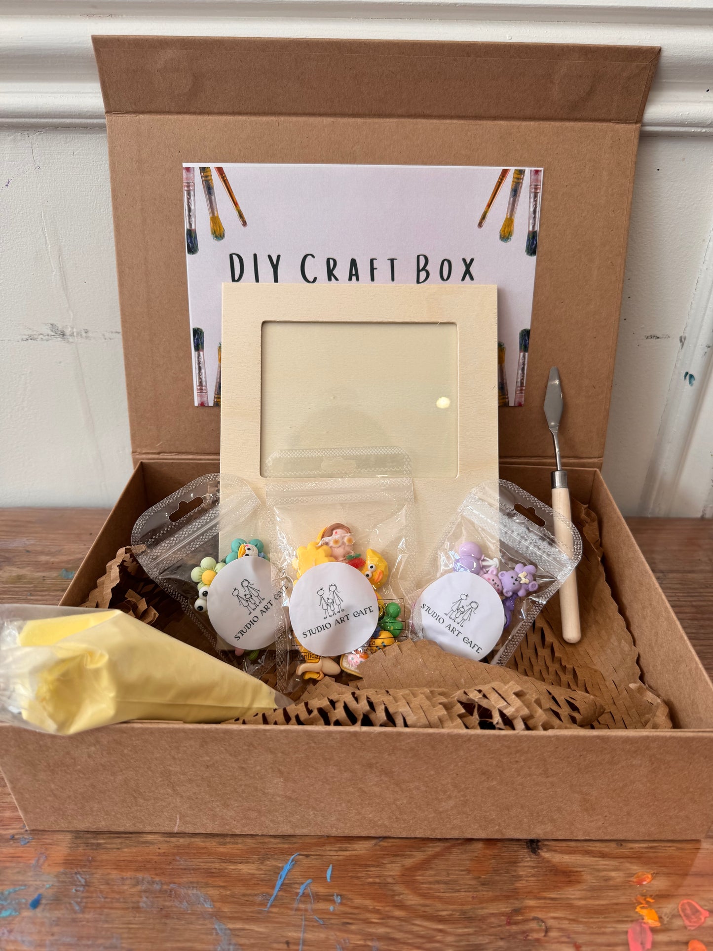 DIY CHARM- DECORATED PHOTO FRAME